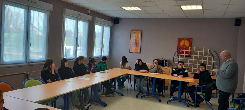 Élèves en salle de cours au lycée professionnel