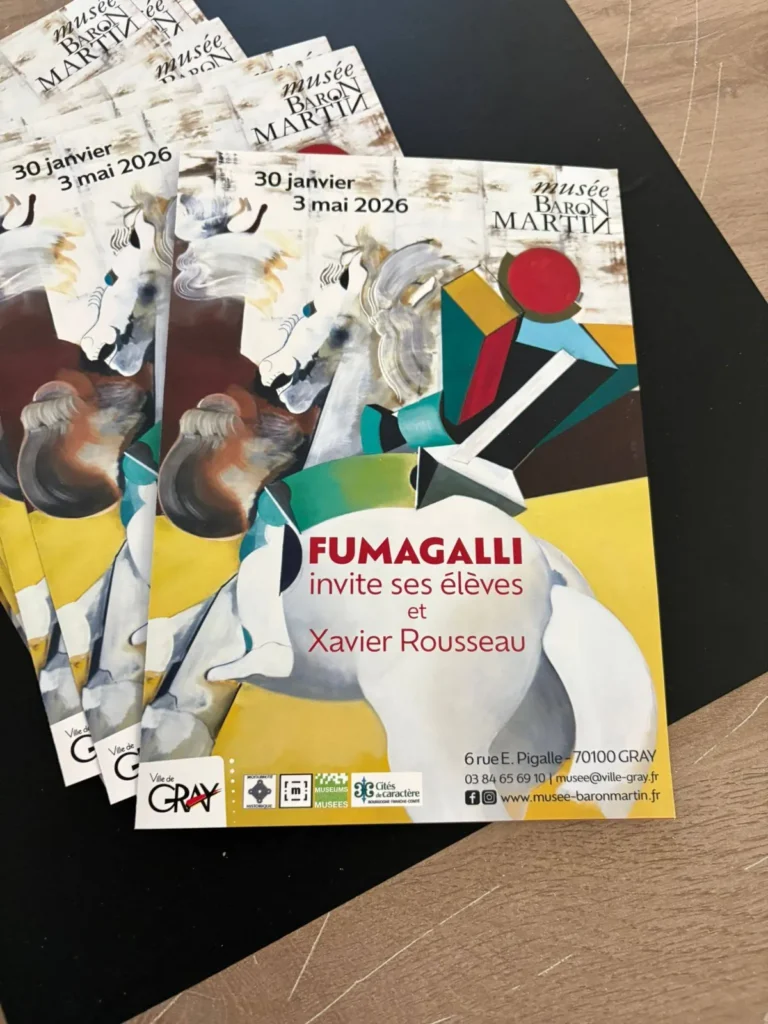 Les dépliants de l’exposition Fumagalli invite ses élèves et Xavier Rousseau